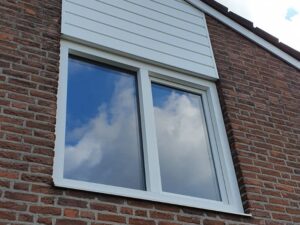 Kunststof kozijnen met Keralit gevelbekleding Kunststof kozijnen met Keralit gevelbekleding