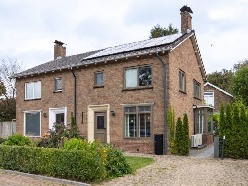 Kozijnrenovatie in bijzondere kleur | van Gessel Ramen en Deuren