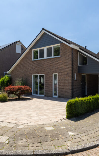 Kozijnen in warme tinten | van Gessel Ramen en Deuren